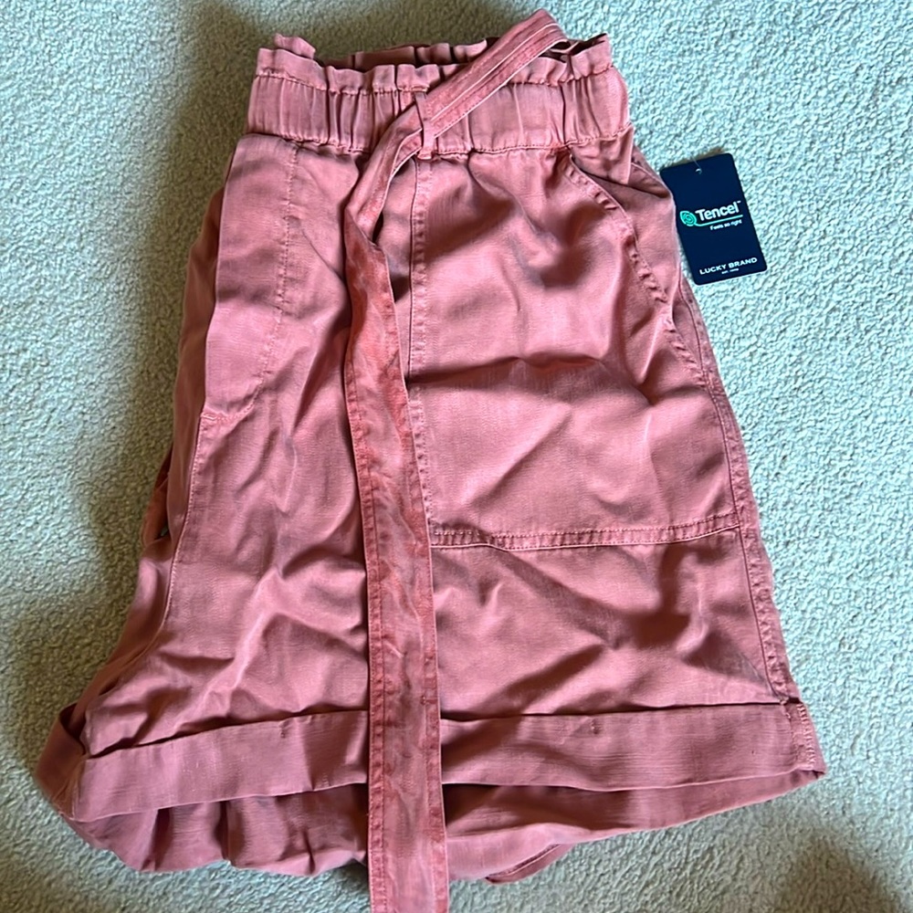 Lucky brand - salmon- women’s shorts with tie